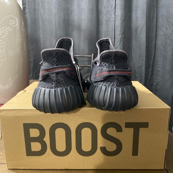 Yeezy 350 V2 Black Size 9 & 8.5 - Picture 3 of 3